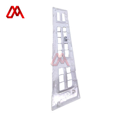 Isuzu Auto Parts NPR05 Grille 8-97582414-* With OEM 8-97582414-*